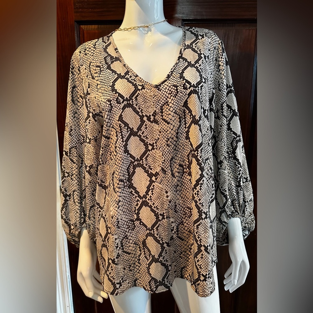 Jodifl Snake Print Oversized Blouse size Large